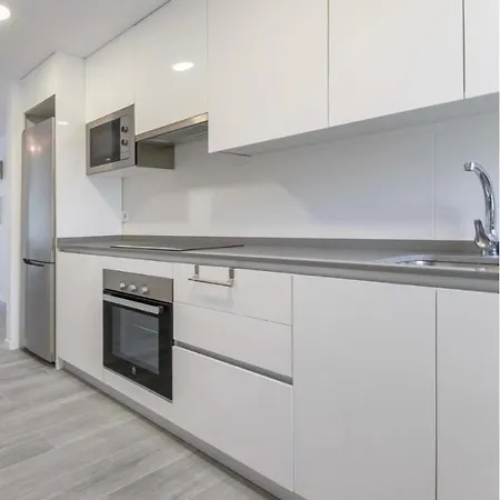 Casa - 3 Bedroom Flat With Common Pool *